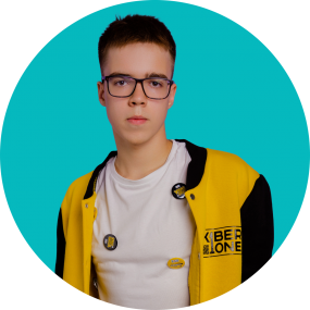 Александр М. - КИБЕРшкола программирования для детей, компьютерные курсы для школьников, начинающих и подростков - KIBERone г. Зеленоградск